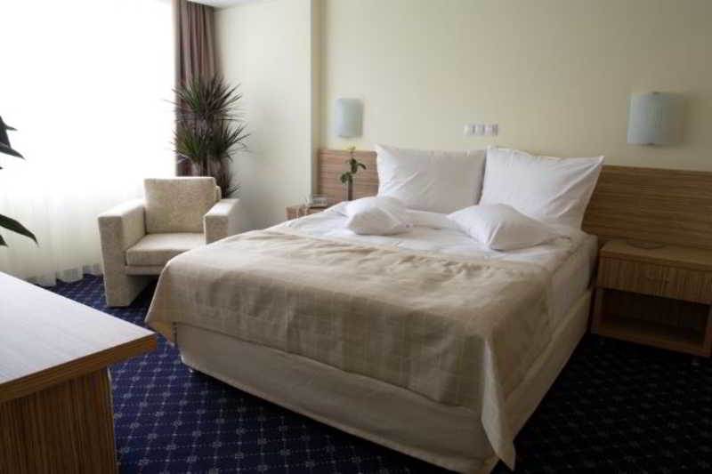 Marshal Hotel بوخارست المظهر الخارجي الصورة