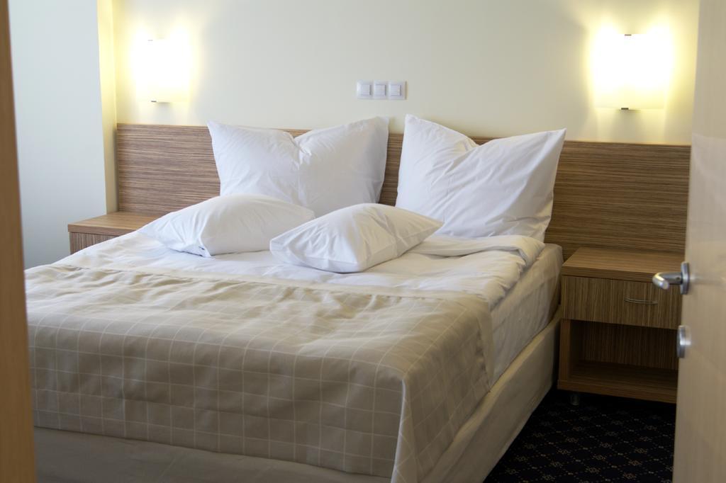 Marshal Hotel بوخارست المظهر الخارجي الصورة